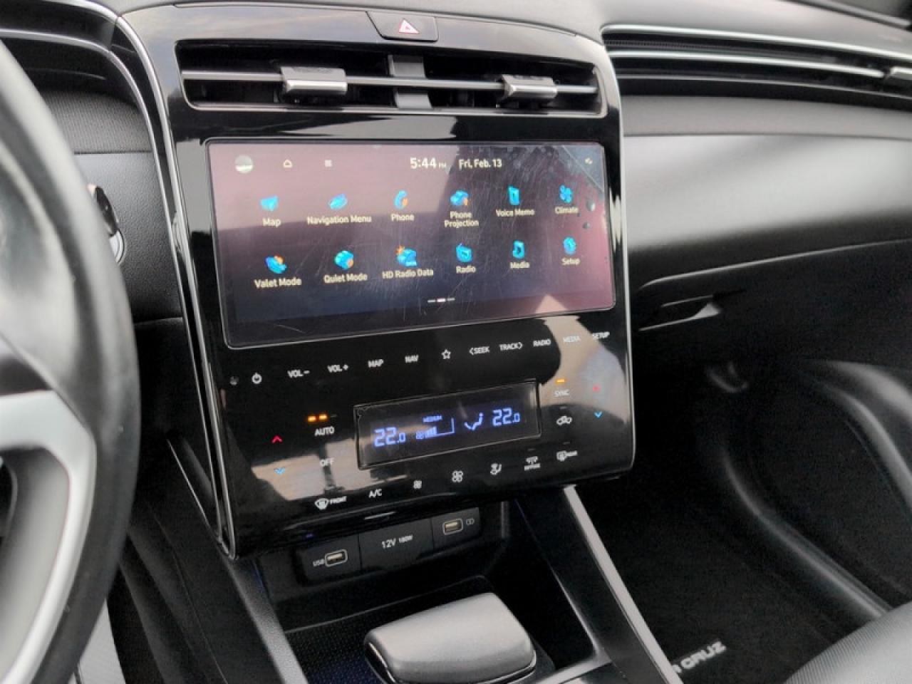 2024 Hyundai Santa Cruz Trend   **LOW KMS - 1 OWNER - MINT** Photo