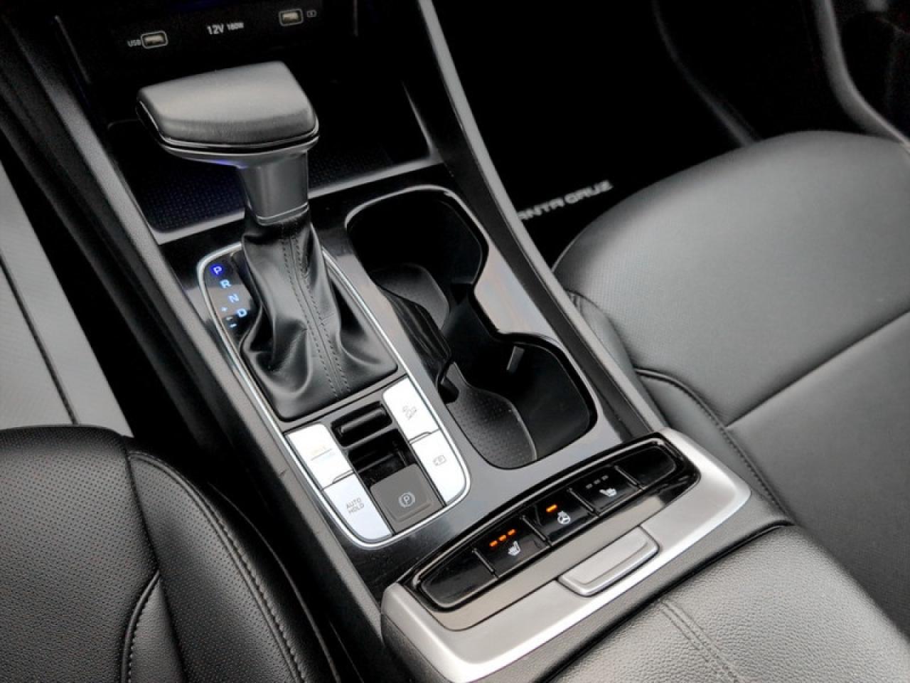 2024 Hyundai Santa Cruz Trend   **LOW KMS - 1 OWNER - MINT** Photo