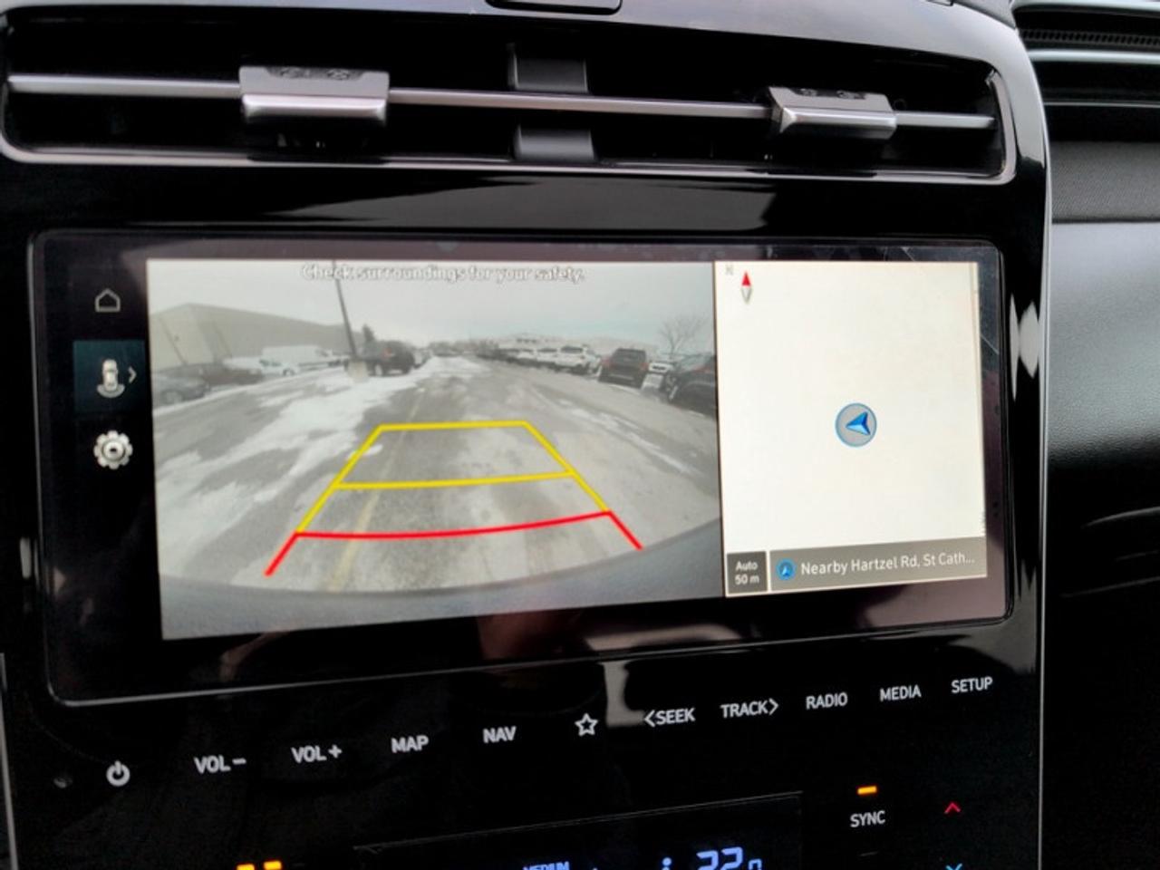 2024 Hyundai Santa Cruz Trend   **LOW KMS - 1 OWNER - MINT** Photo