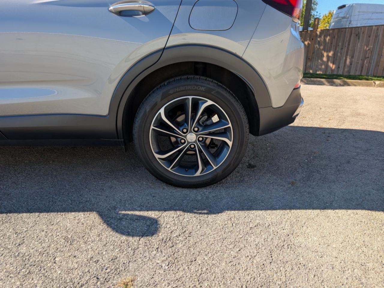 2023 Buick Encore GX Essence  **LOW KMS - 13 SERV. RECS.** Photo