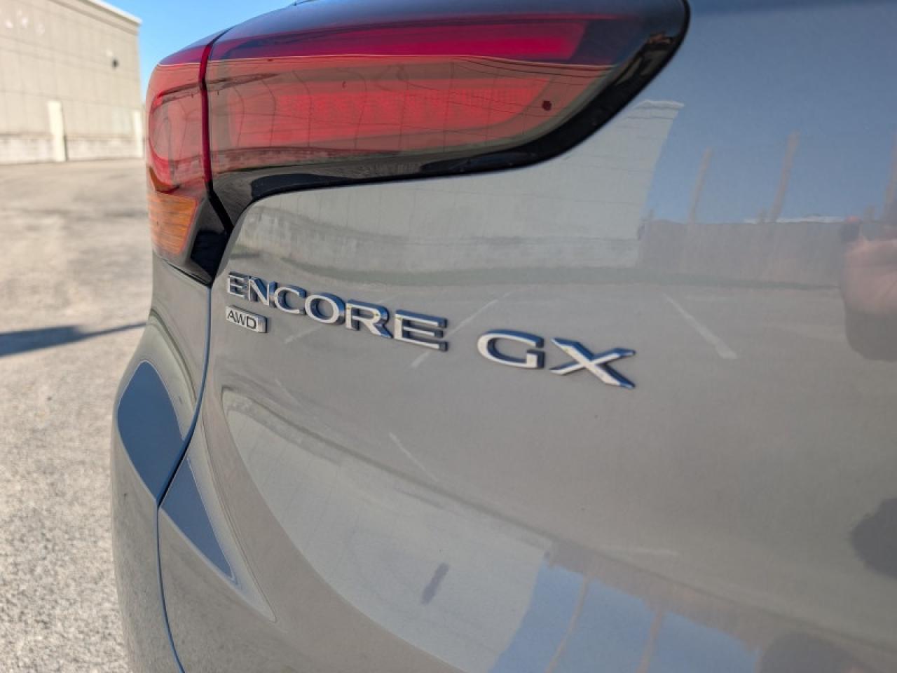 2023 Buick Encore GX Essence  **LOW KMS - 13 SERV. RECS.** Photo