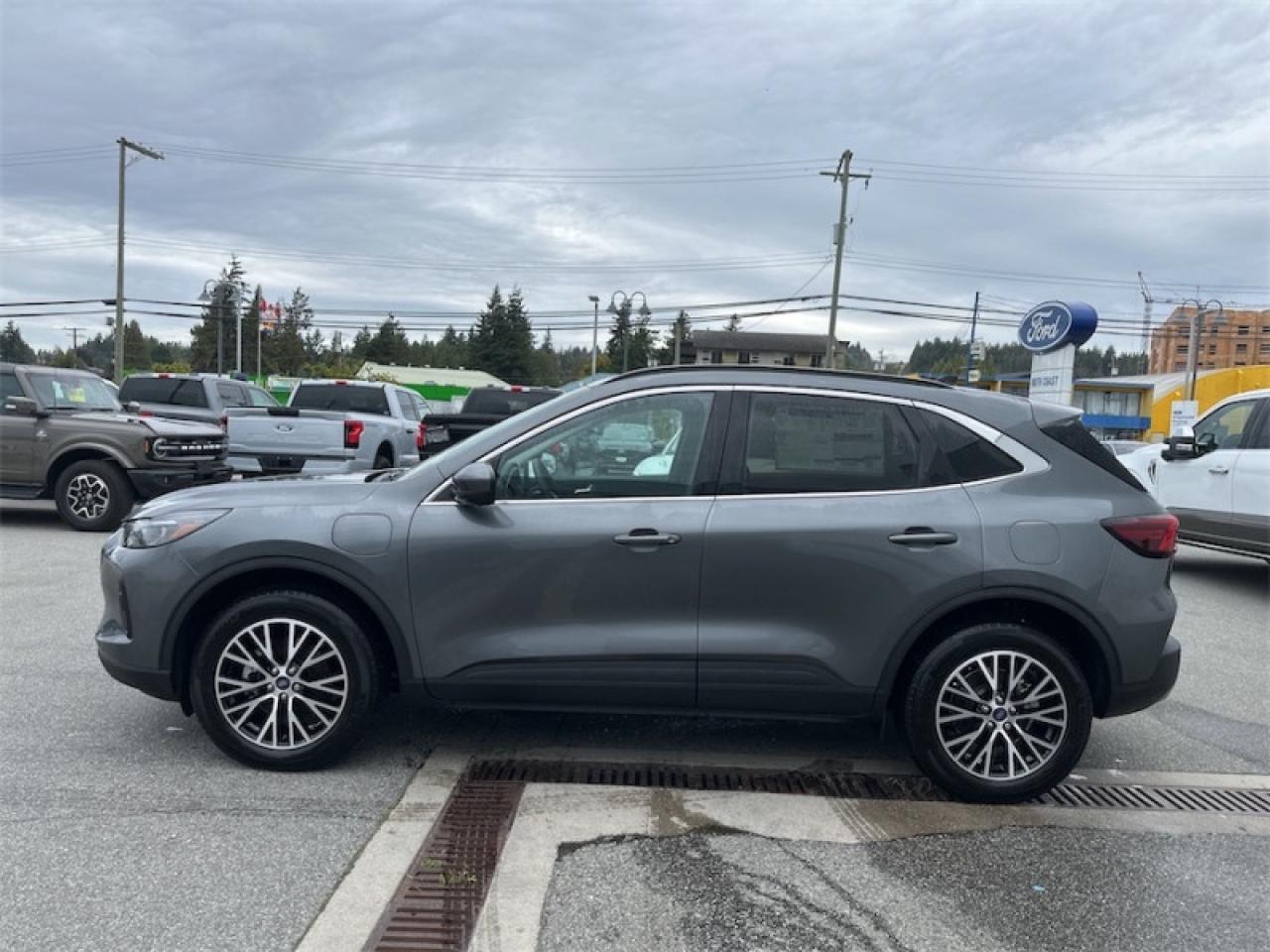 2025 Ford Escape PHEV  - Heated Seats Photo1