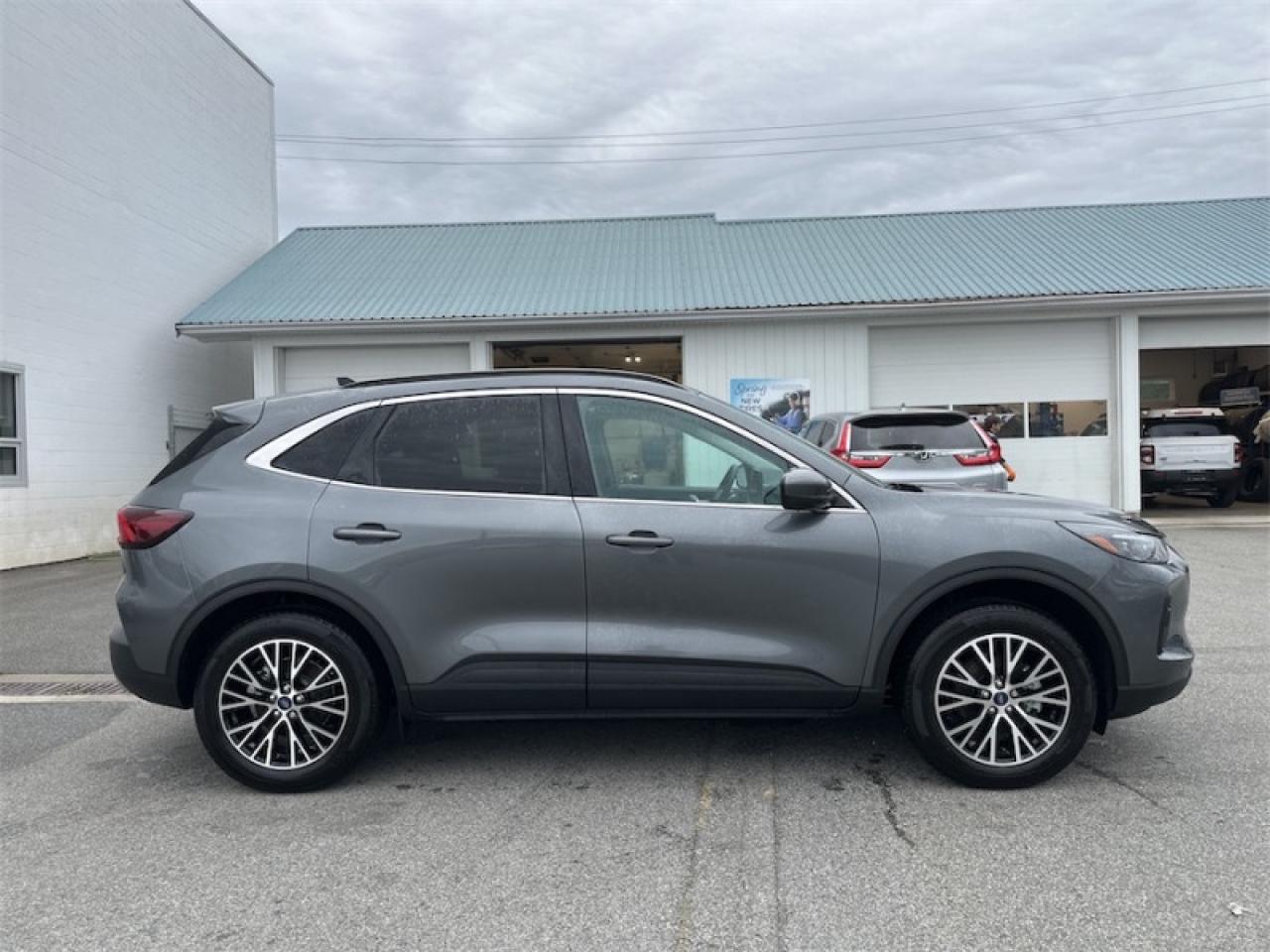 2025 Ford Escape PHEV  - Heated Seats Photo5