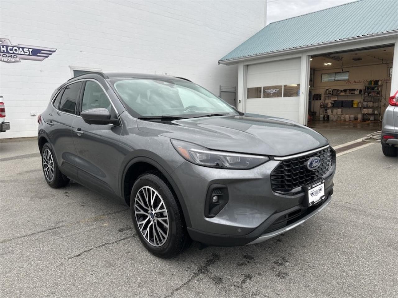 2025 Ford Escape PHEV  - Heated Seats Photo5