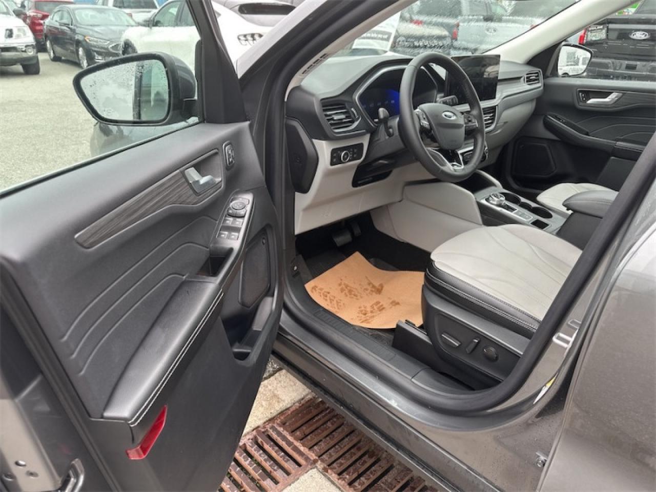 2025 Ford Escape PHEV  - Heated Seats Photo5