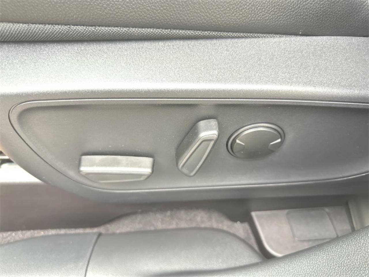 2025 Ford Escape PHEV  - Heated Seats Photo5