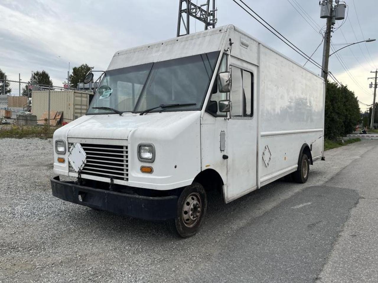 Used 2011 Ford Econoline E450 Cargo Step Van 16 Foot With Rear Shelvings for sale in Burnaby, BC