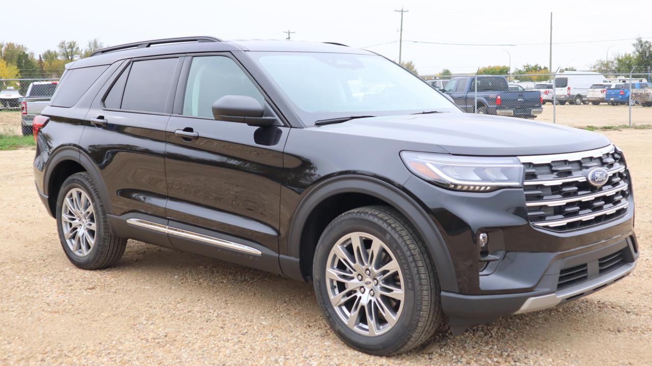 2025 Ford Explorer Active Photo