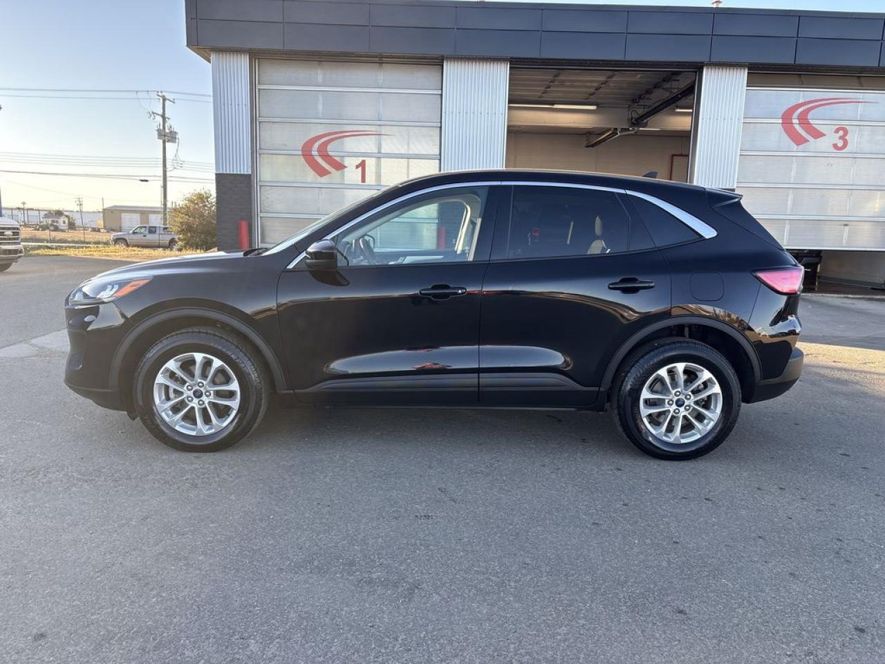 2021 Ford Escape SE Photo3