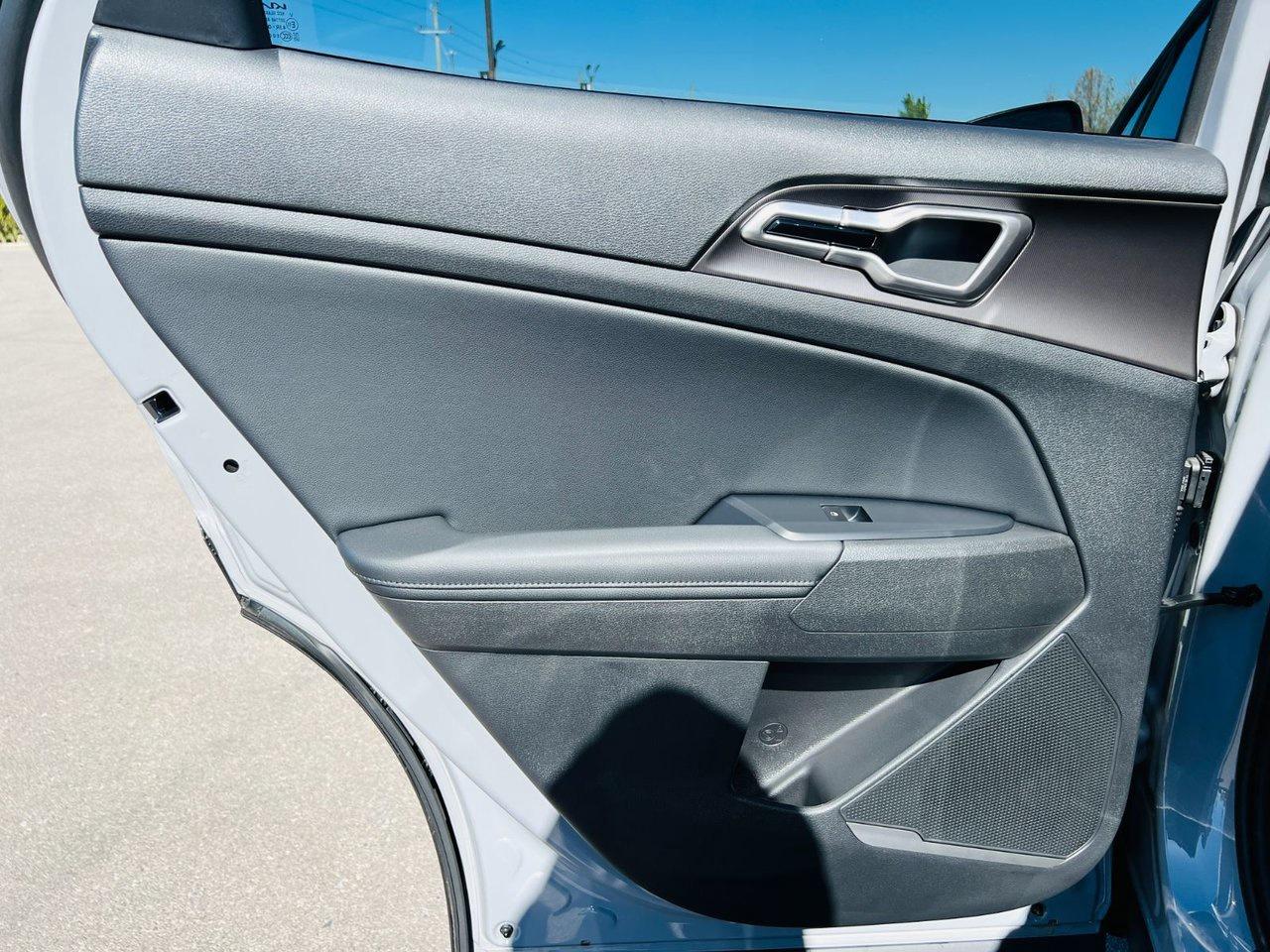 2026 Kia Sportage PHEV EX Photo