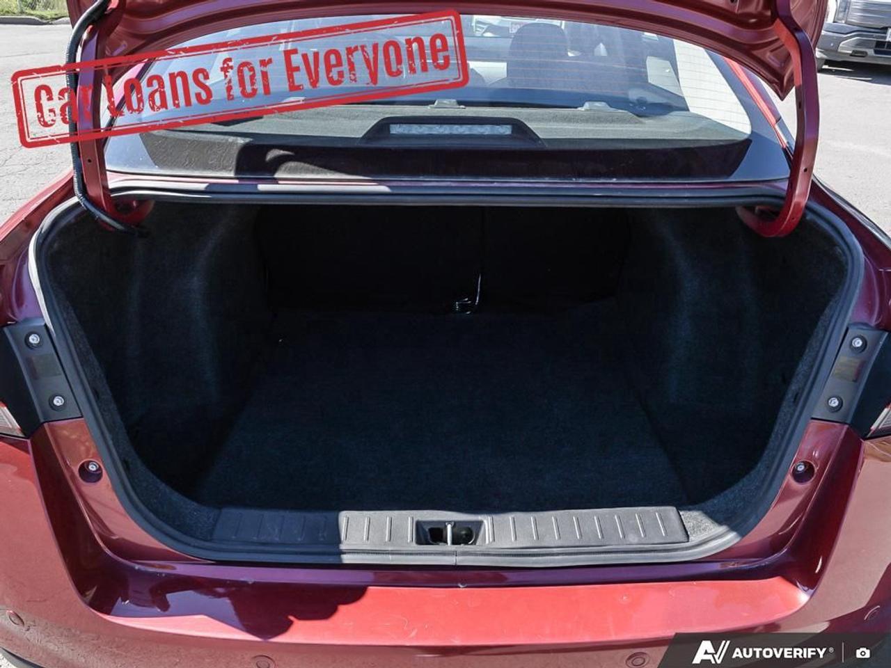 2021 Nissan Versa SV Photo