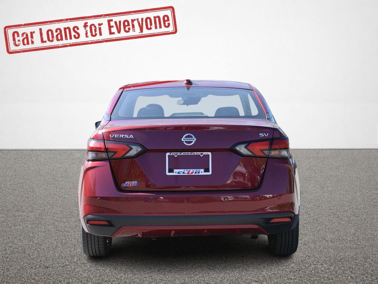 2021 Nissan Versa SV Photo4