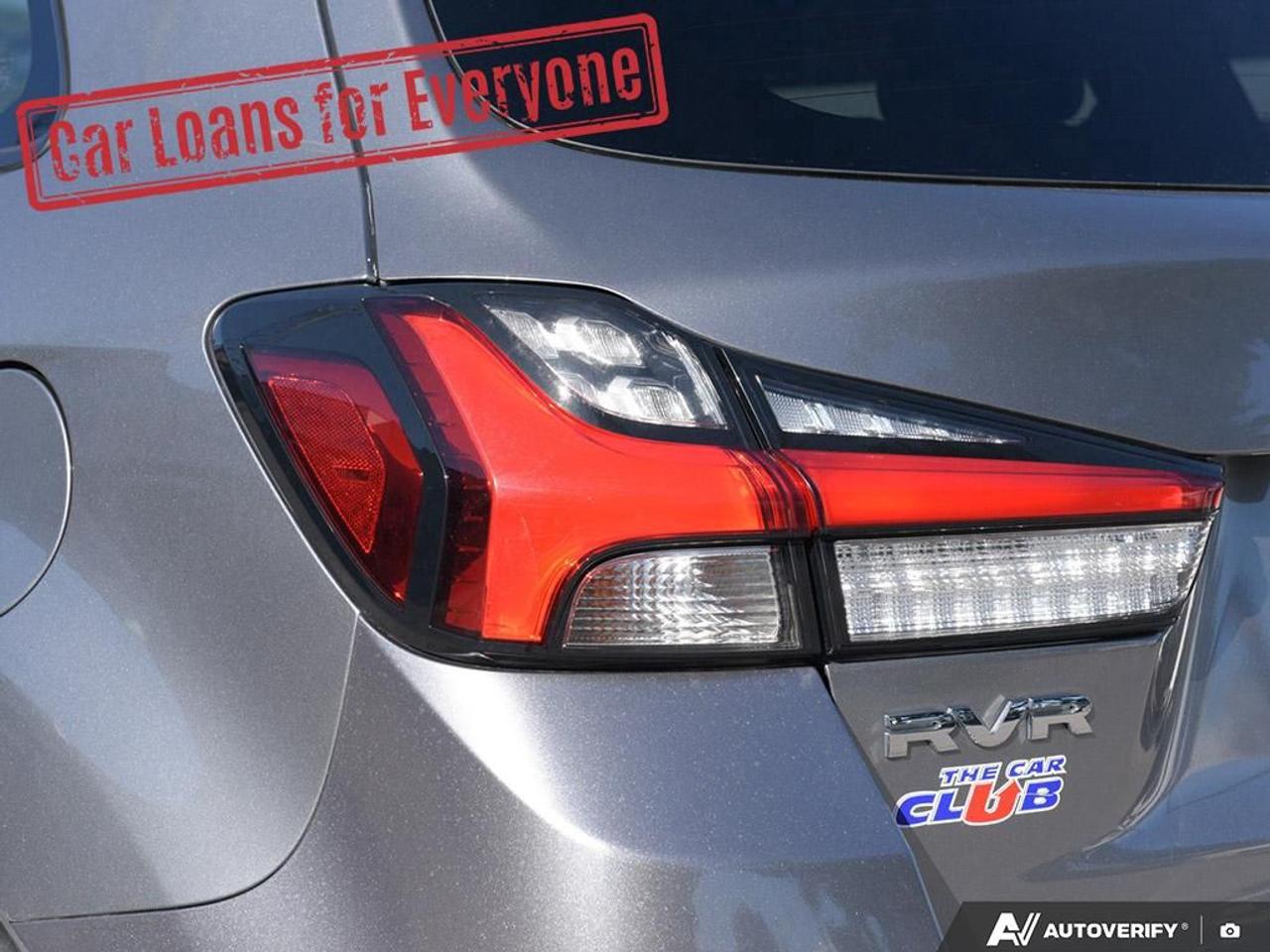 2022 Mitsubishi RVR SE Photo