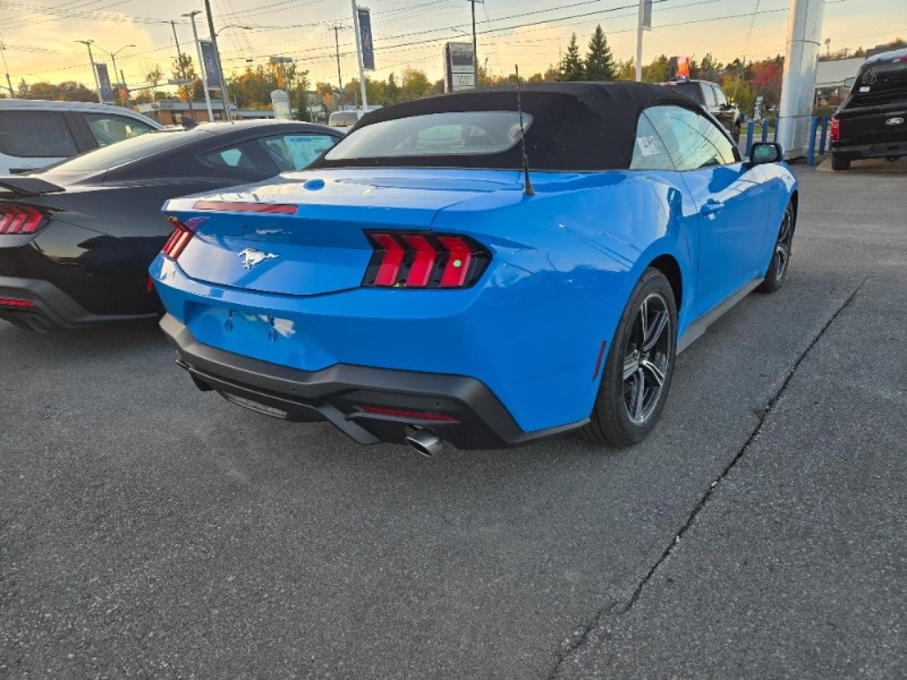 2025 Ford Mustang EcoBoost Photo2