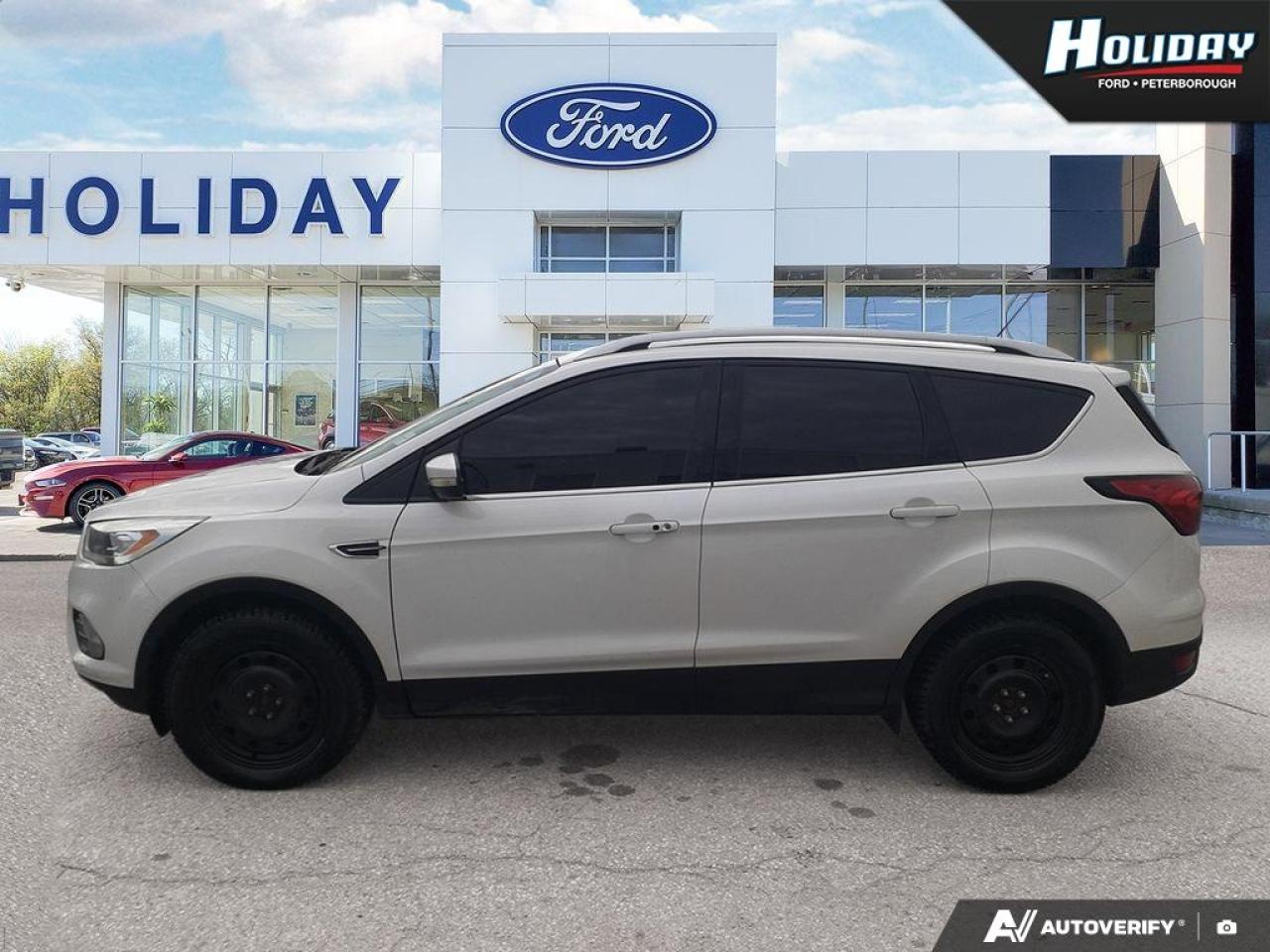 2019 Ford Escape Titanium Photo2