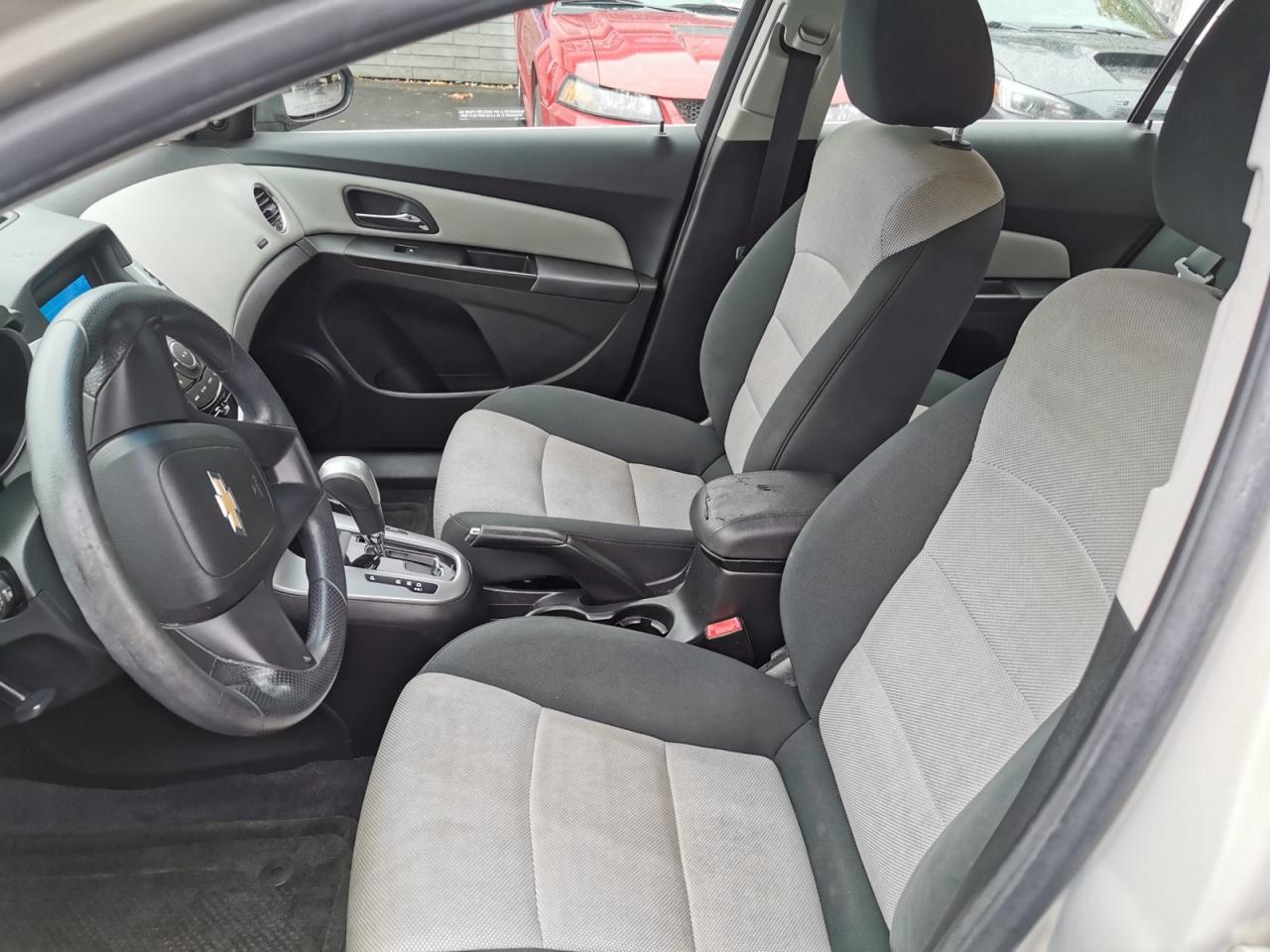 2012 Chevrolet Cruze 2LS - Photo #12