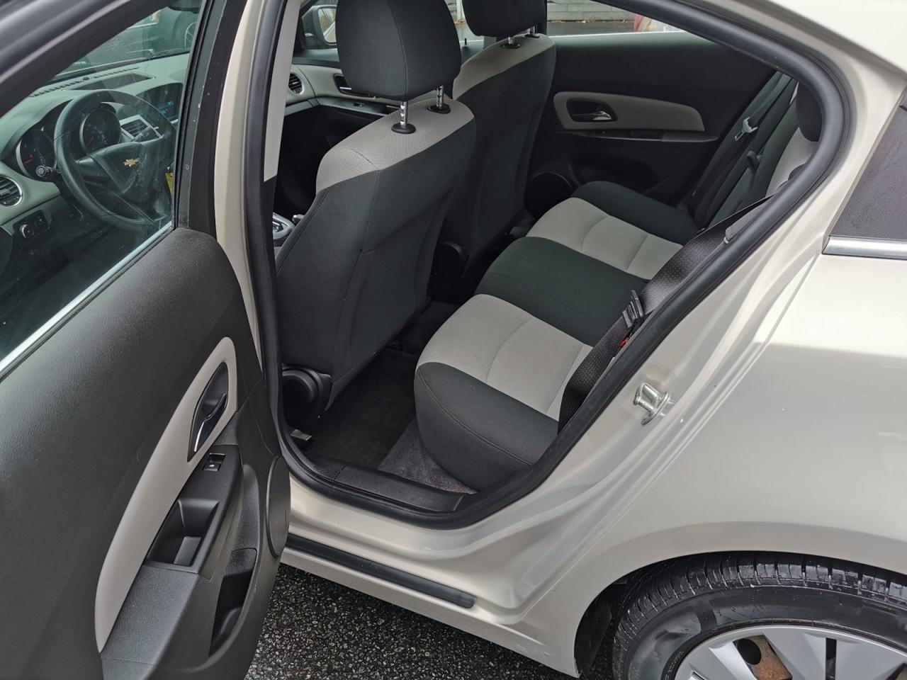 2012 Chevrolet Cruze 2LS - Photo #17