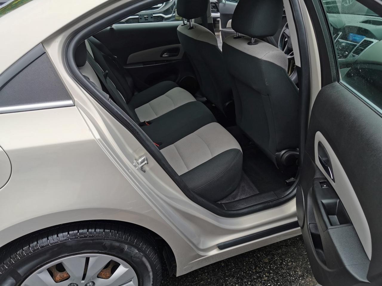 2012 Chevrolet Cruze 2LS - Photo #21