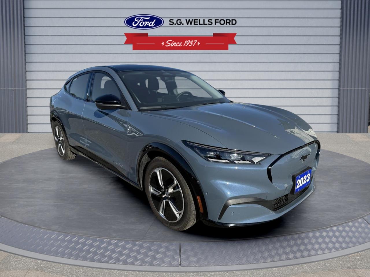 2023 Ford Mustang Mach-E Mach-E Premium Photo2