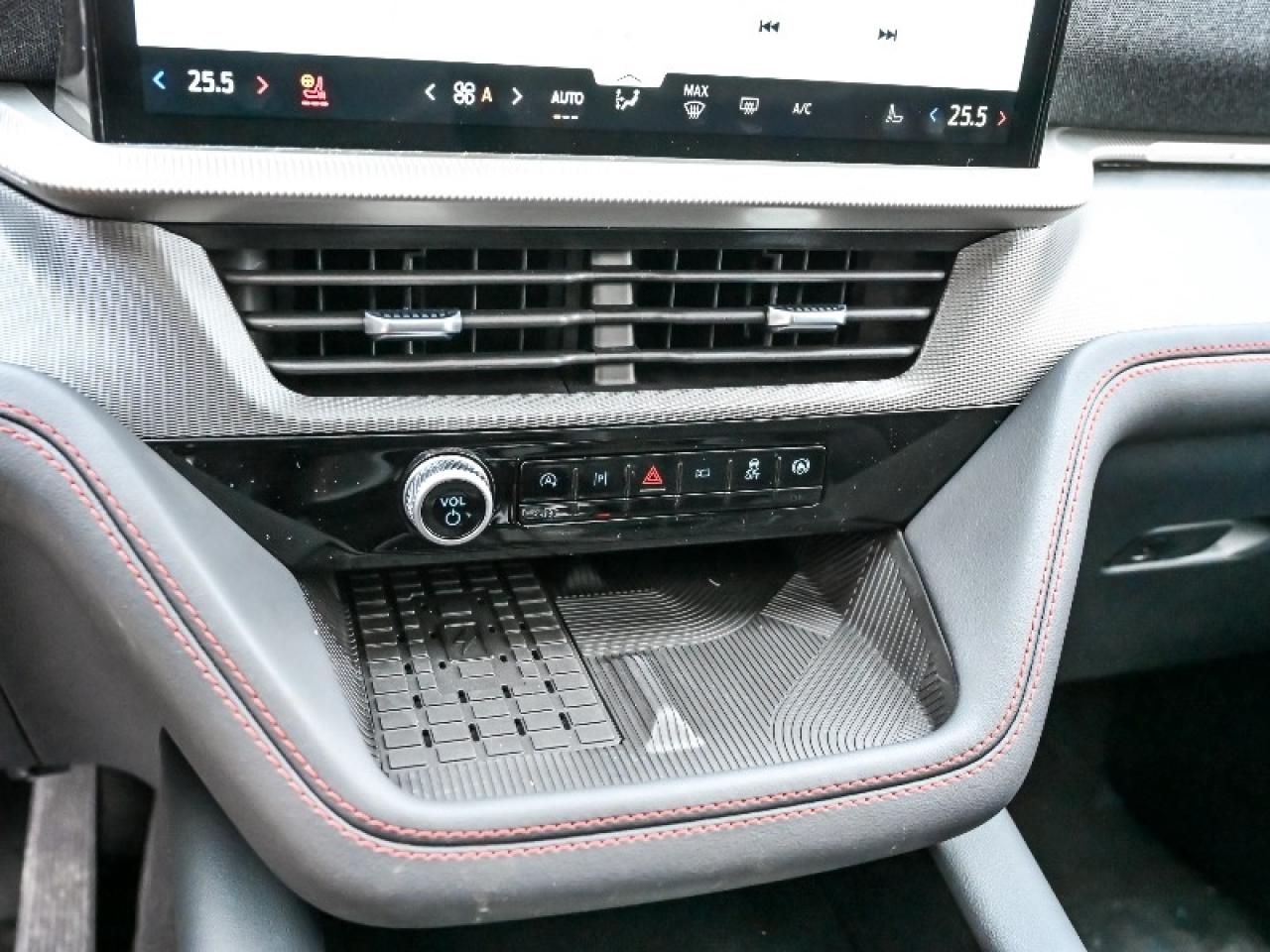 2025 Ford Explorer ST Photo