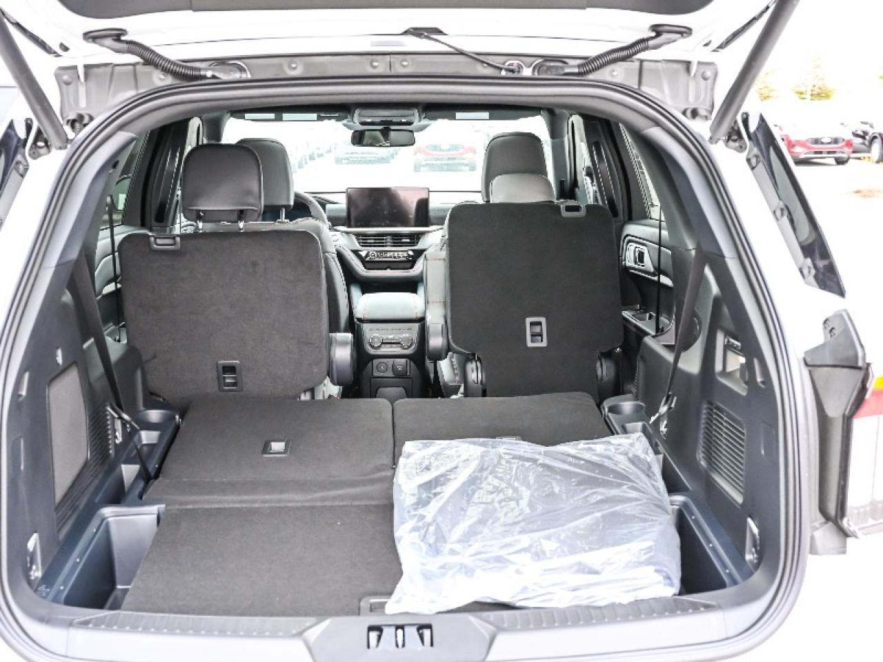 2025 Ford Explorer ST Photo