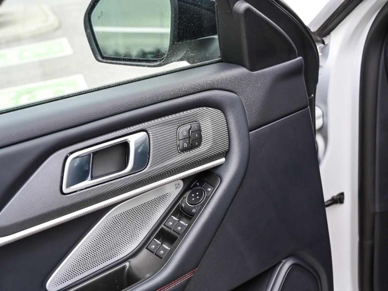 2025 Ford Explorer ST Photo