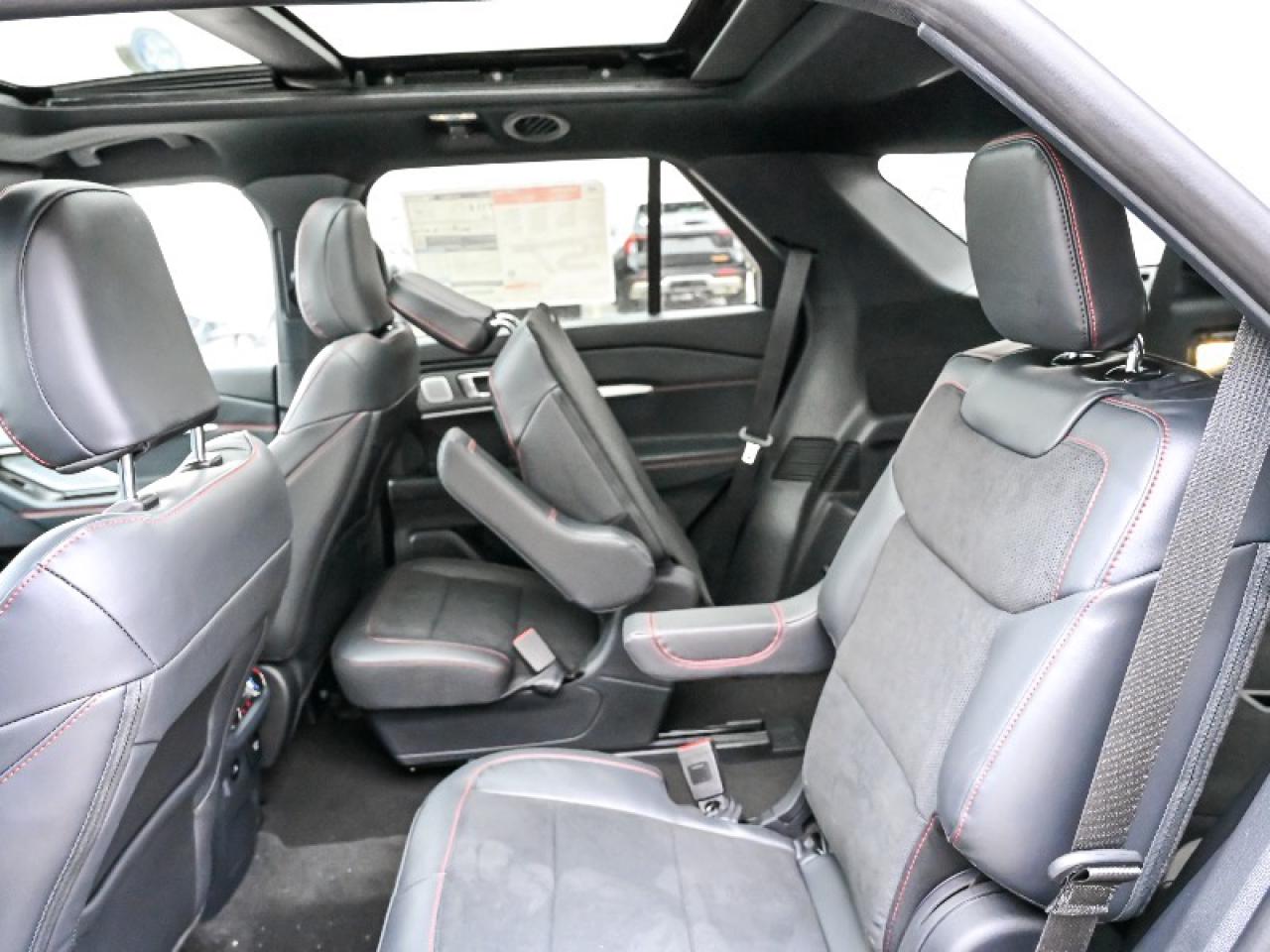 2025 Ford Explorer ST Photo