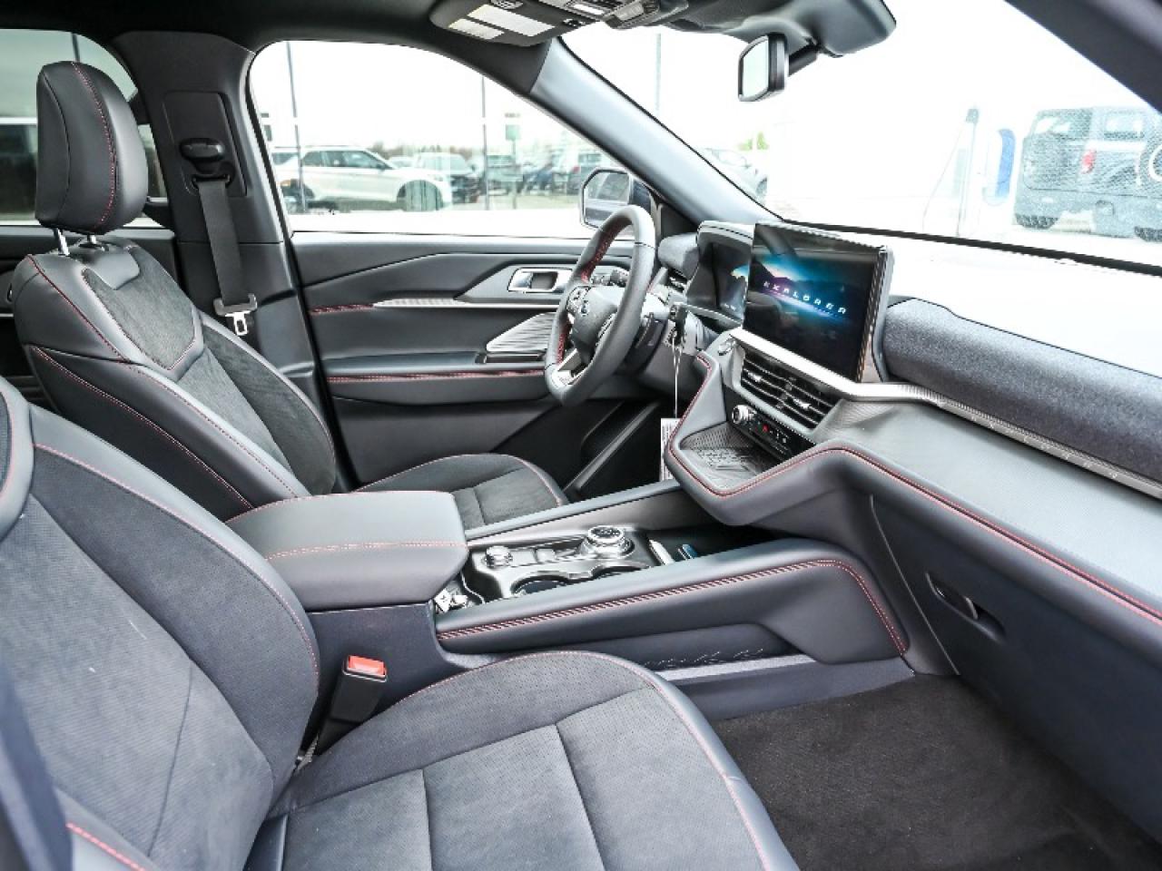 2025 Ford Explorer ST Photo