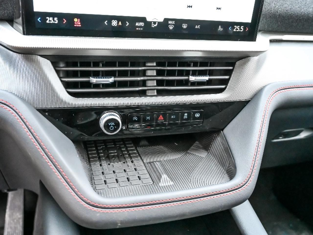 2025 Ford Explorer ST Photo