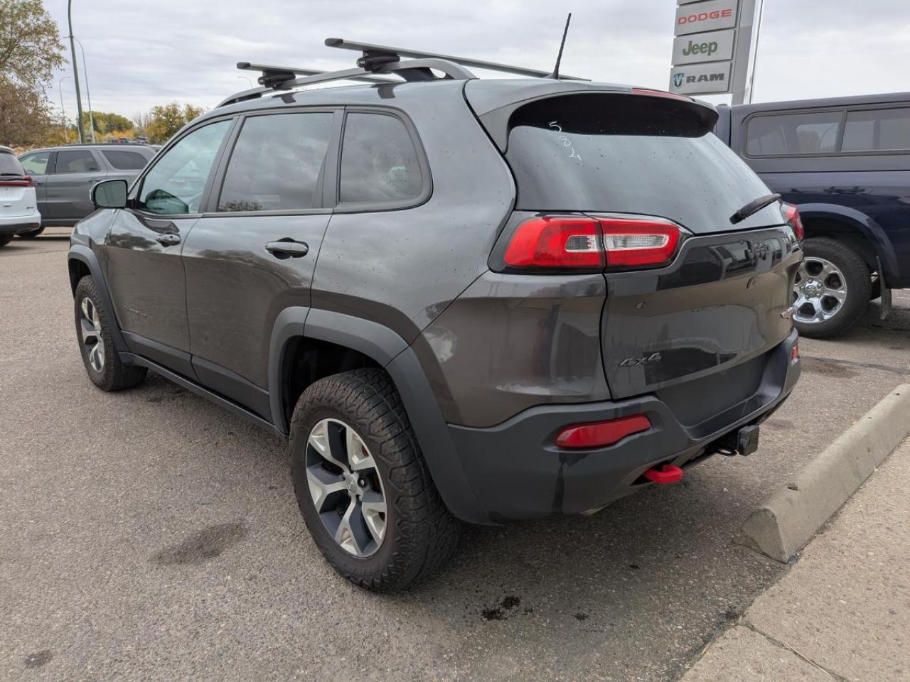 2017 Jeep Cherokee 4WD 4DR L PLUS PKG Photo4