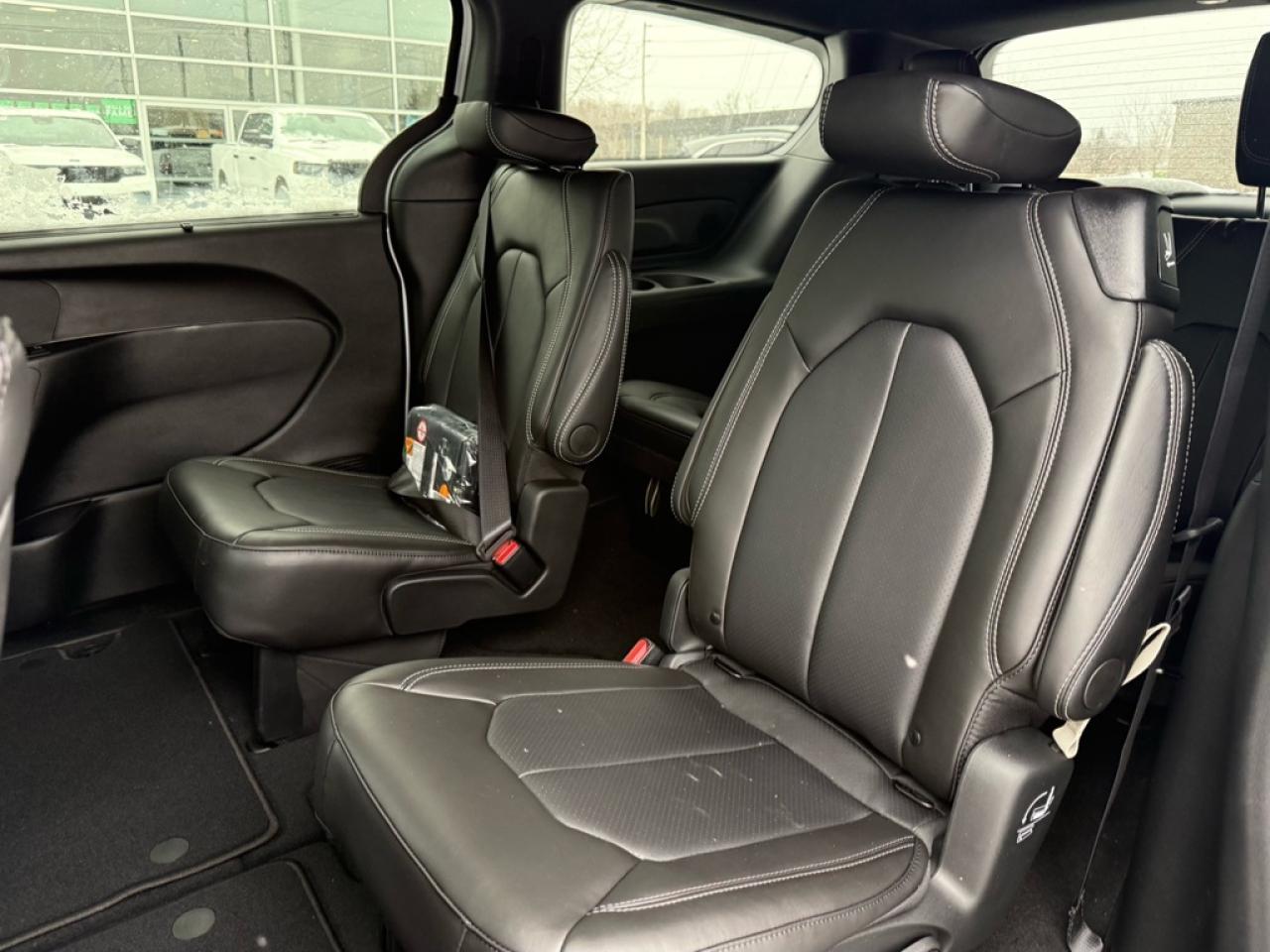 2026 Chrysler Pacifica Select  - Apple CarPlay - $173.07 /Wk Photo