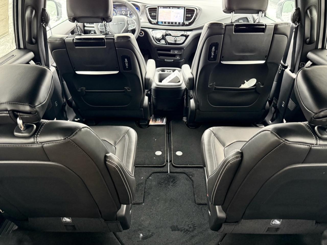 2026 Chrysler Pacifica Select  - Apple CarPlay - $173.07 /Wk Photo