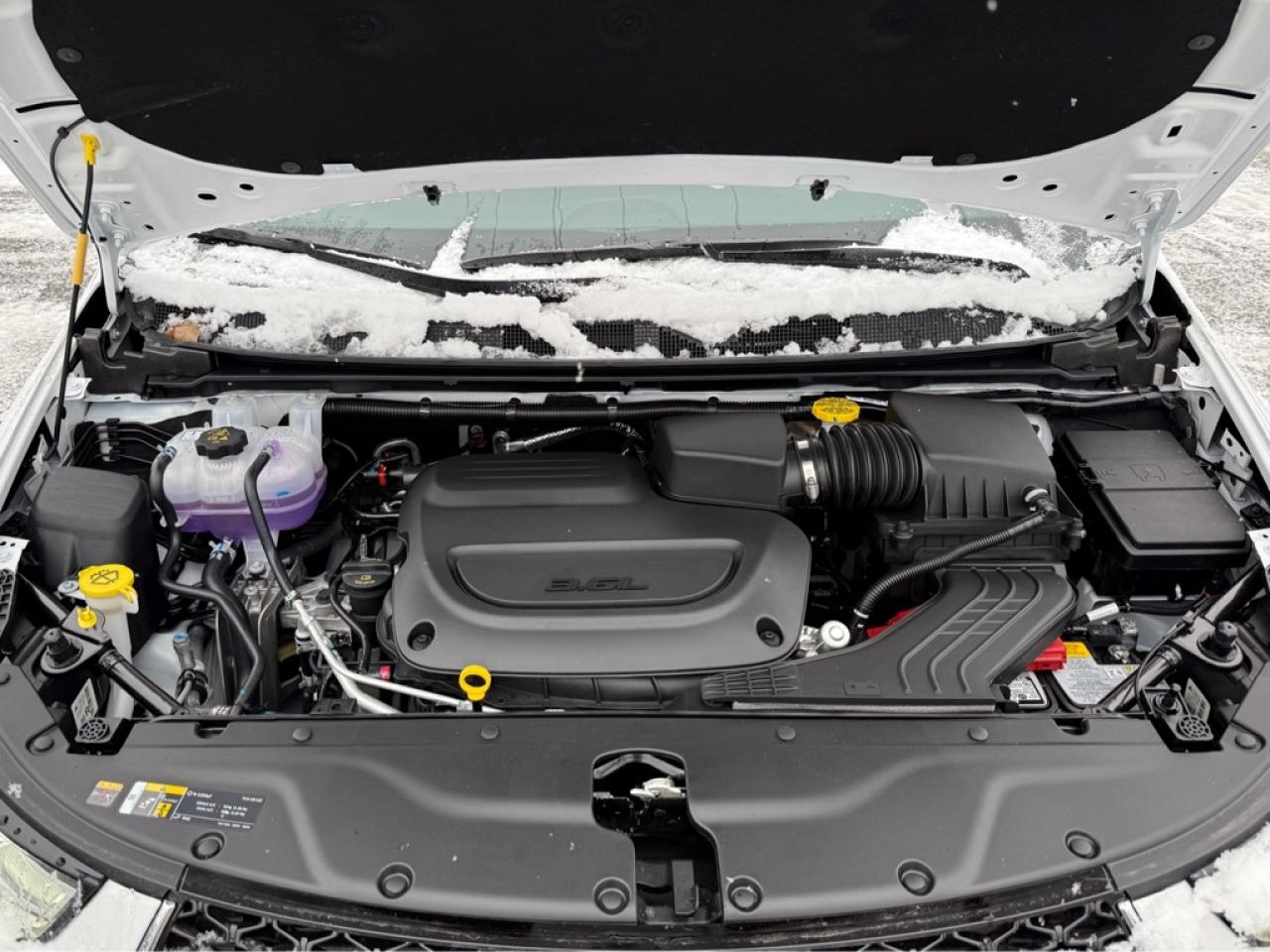 2026 Chrysler Pacifica Select  - Apple CarPlay - $173.07 /Wk Photo