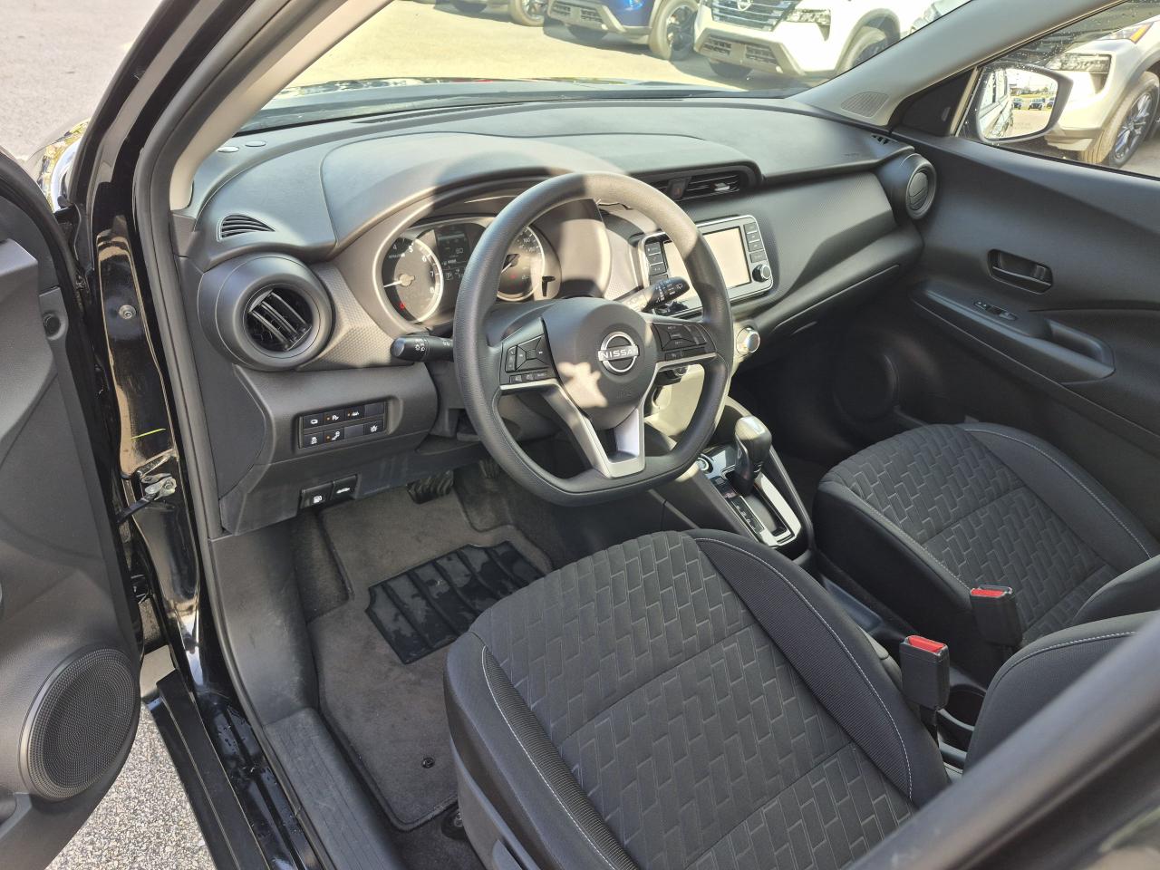 2022 Nissan Kicks S Photo22