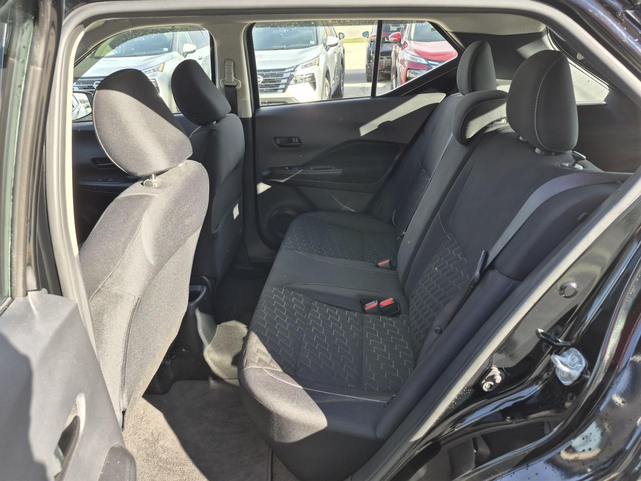2022 Nissan Kicks S Photo28
