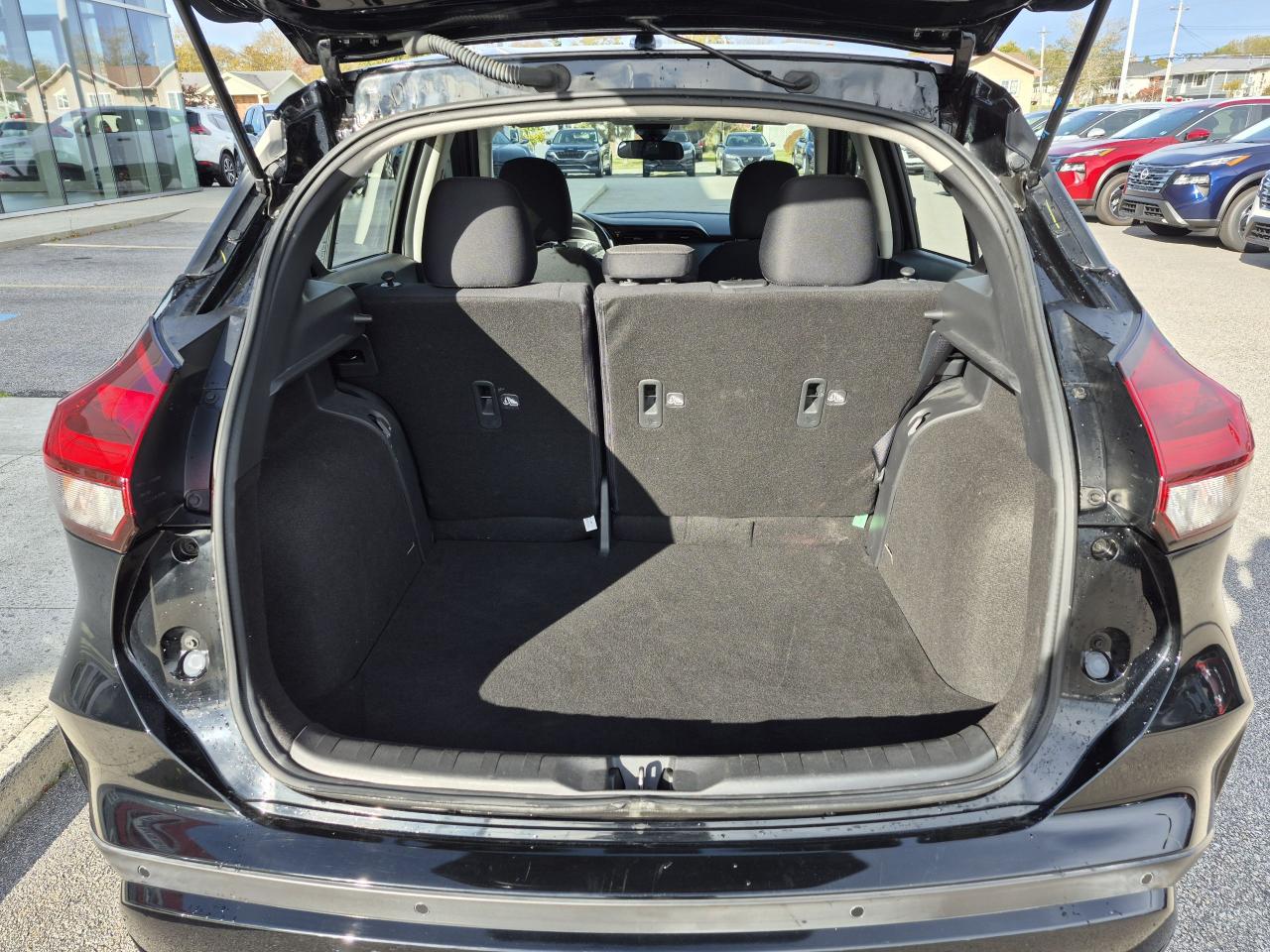 2022 Nissan Kicks S Photo30