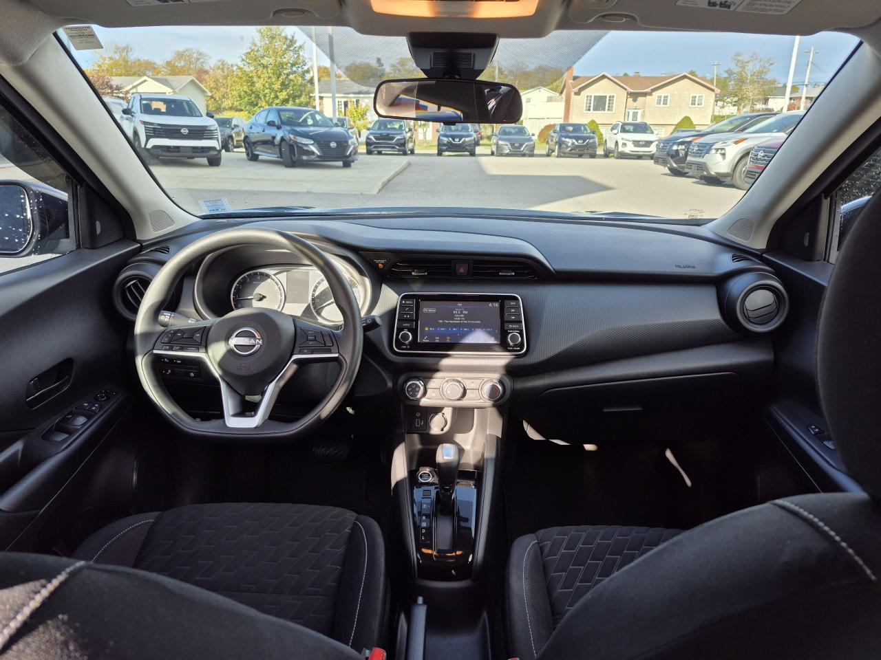 2022 Nissan Kicks S Photo29