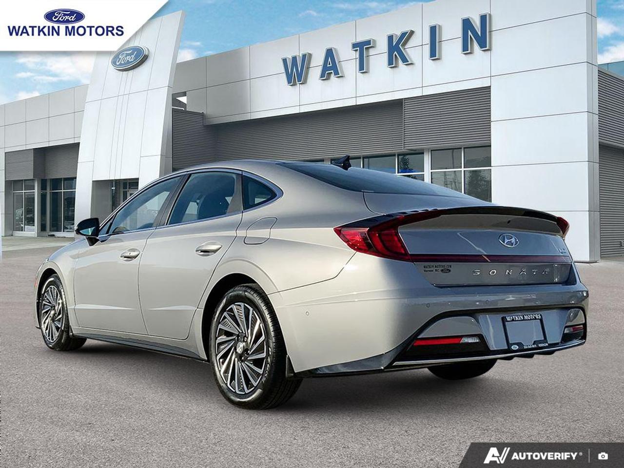 2023 Hyundai Sonata Hybrid Ultimate Photo2