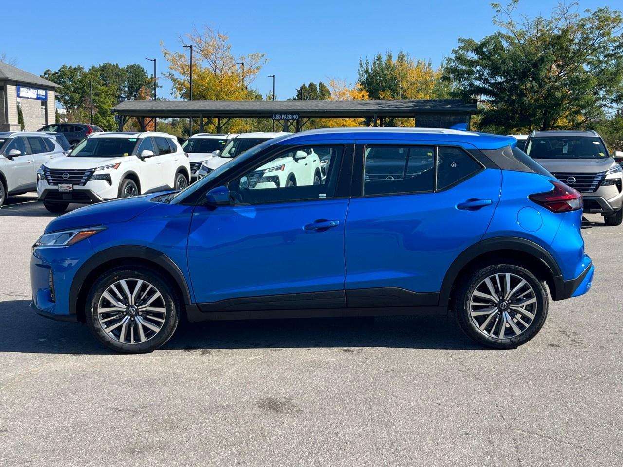 2025 Nissan Kicks Play SV FWD Photo