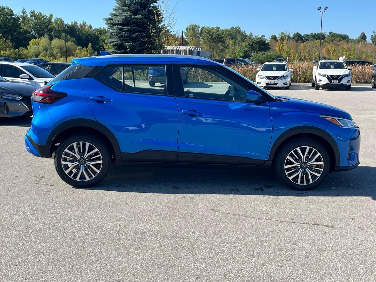 2025 Nissan Kicks Play SV FWD Photo