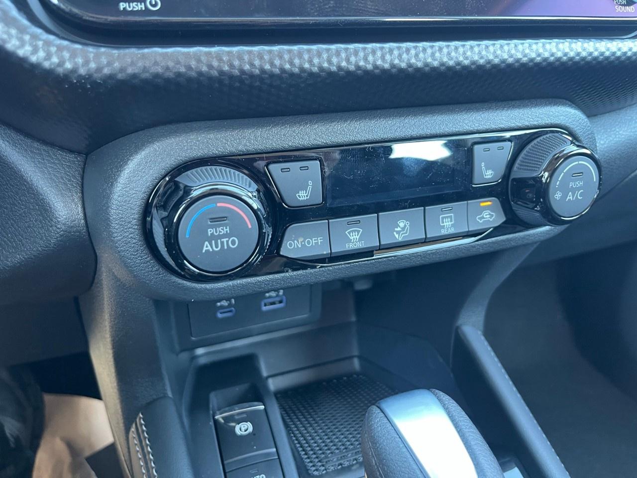 2025 Nissan Kicks Play SV FWD Photo