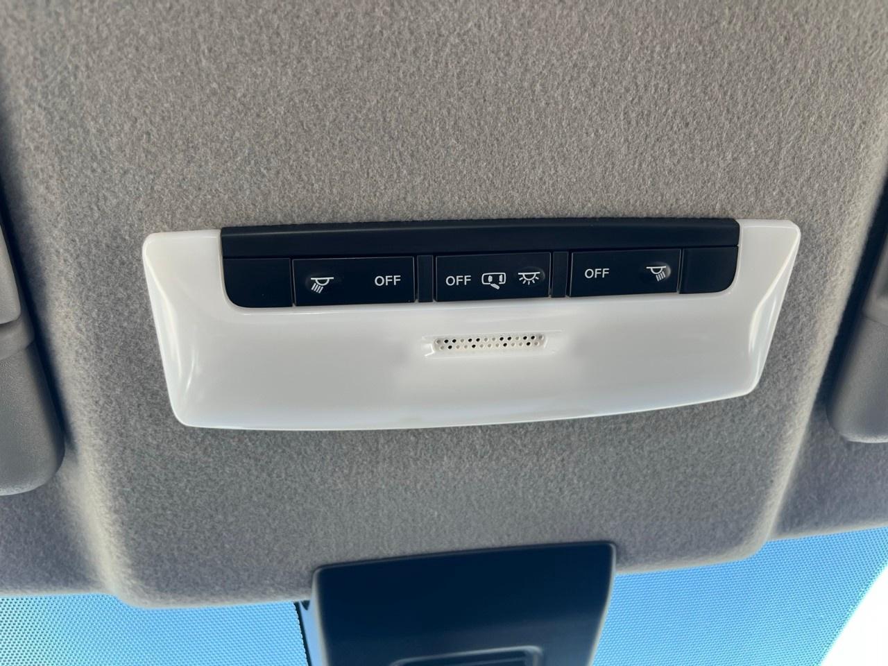 2025 Nissan Kicks Play SV FWD Photo