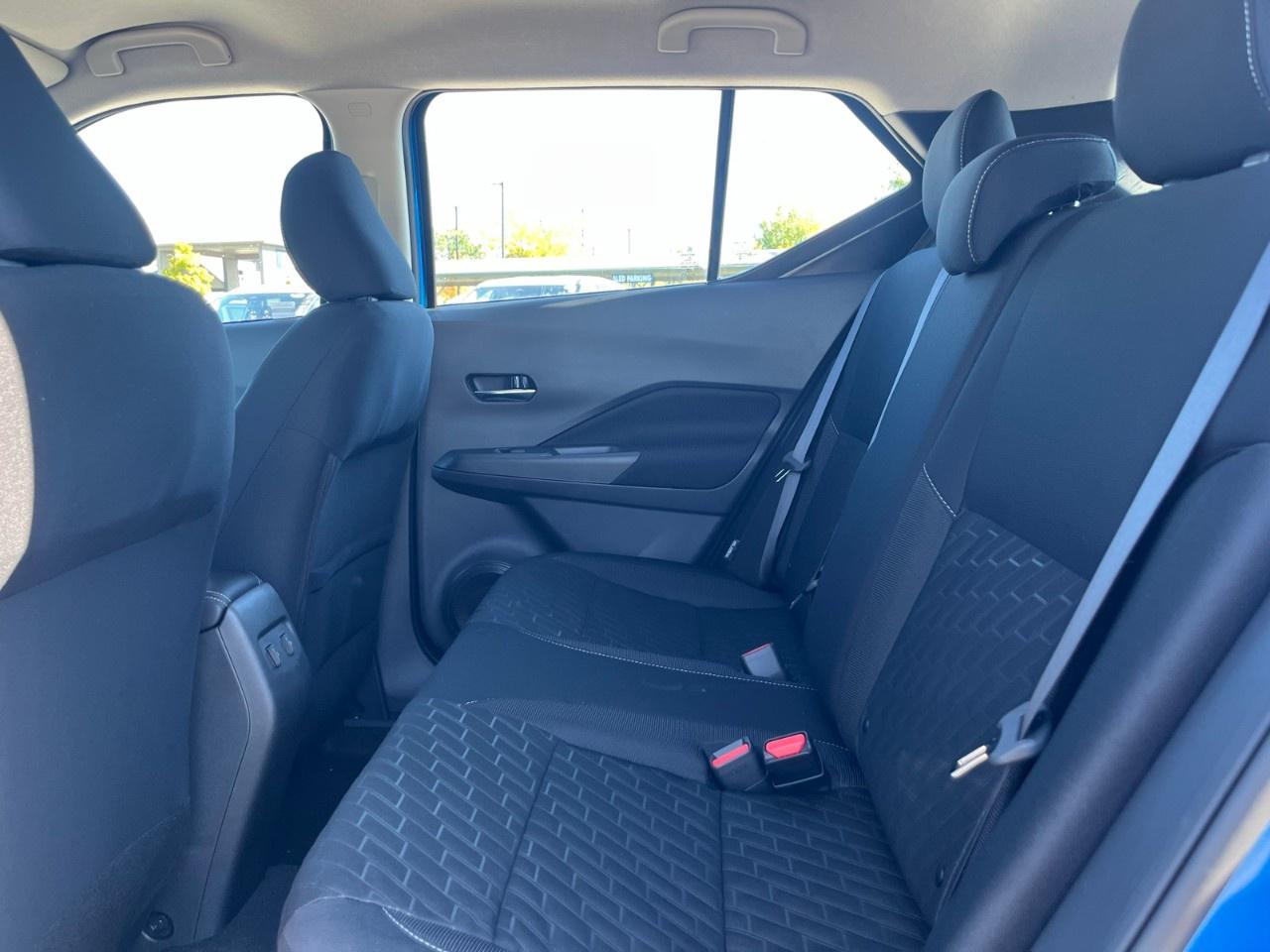 2025 Nissan Kicks Play SV FWD Photo