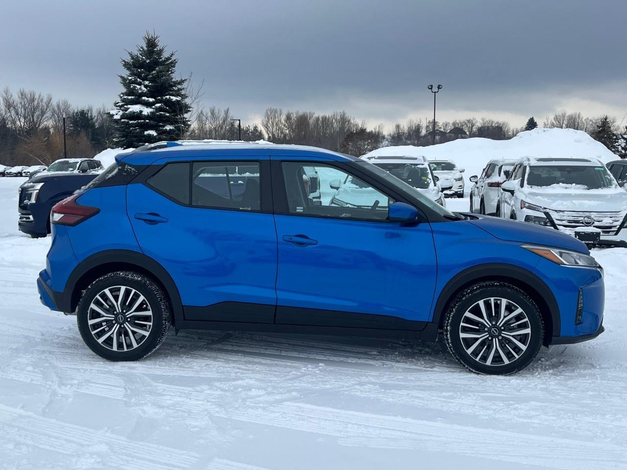 2025 Nissan Kicks Play SV FWD Photo