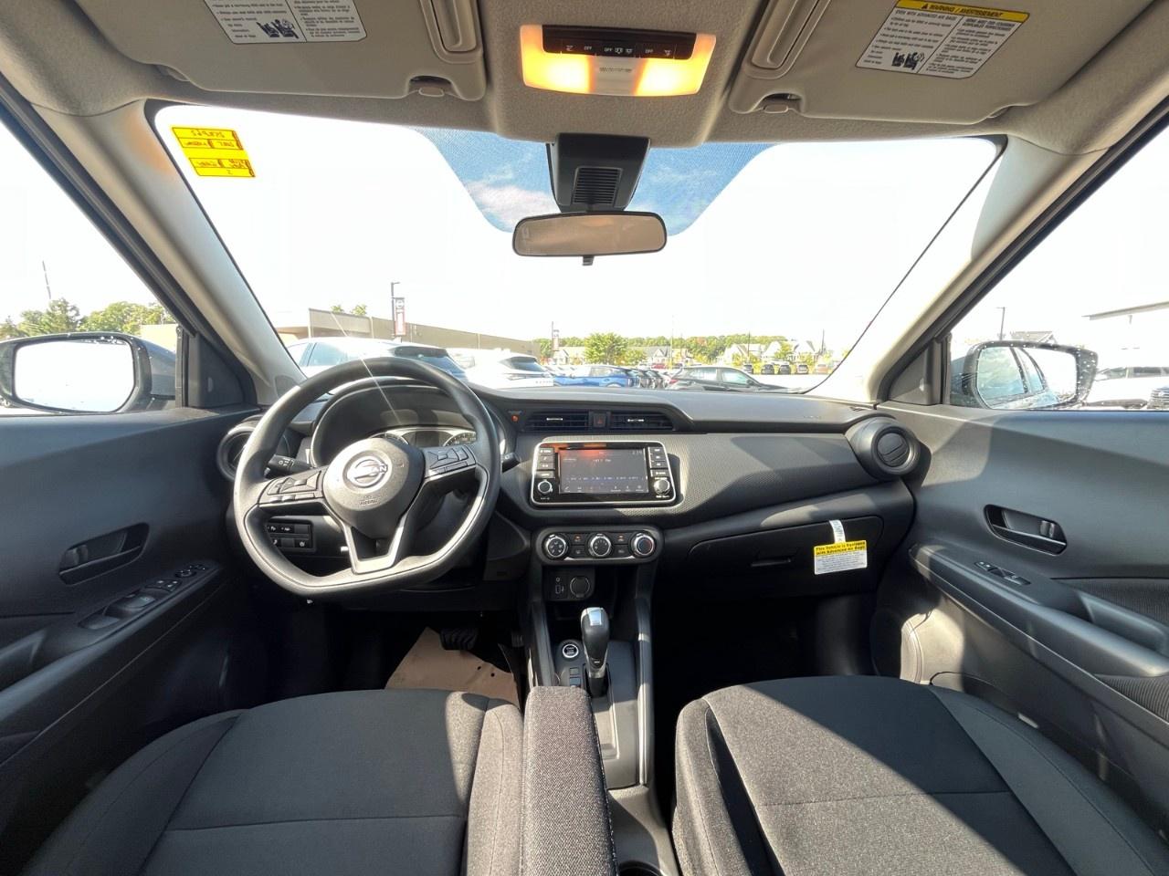 2025 Nissan Kicks Play S FWD Photo