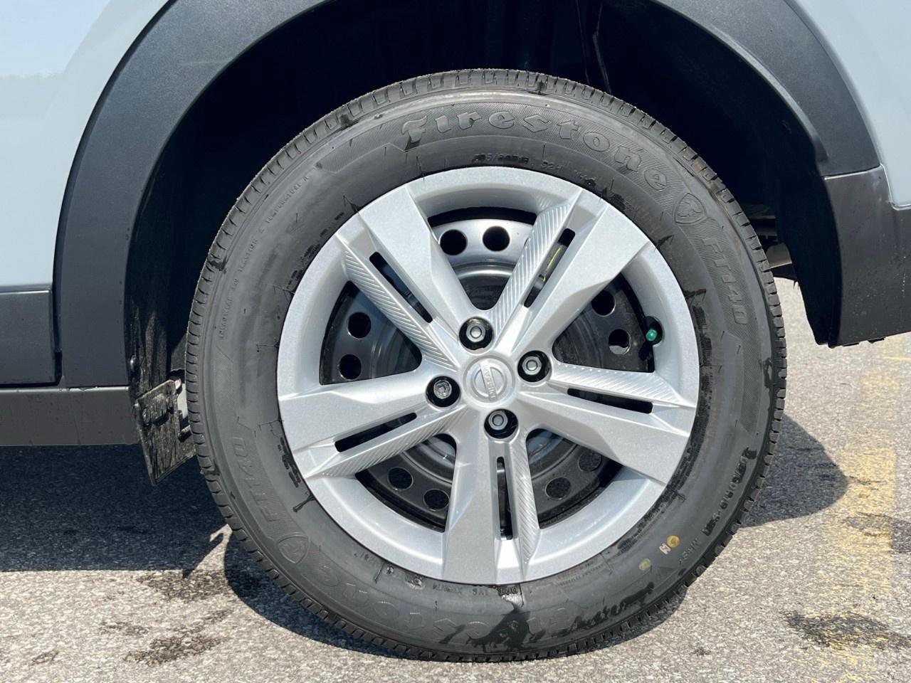 2025 Nissan Kicks Play S FWD Photo