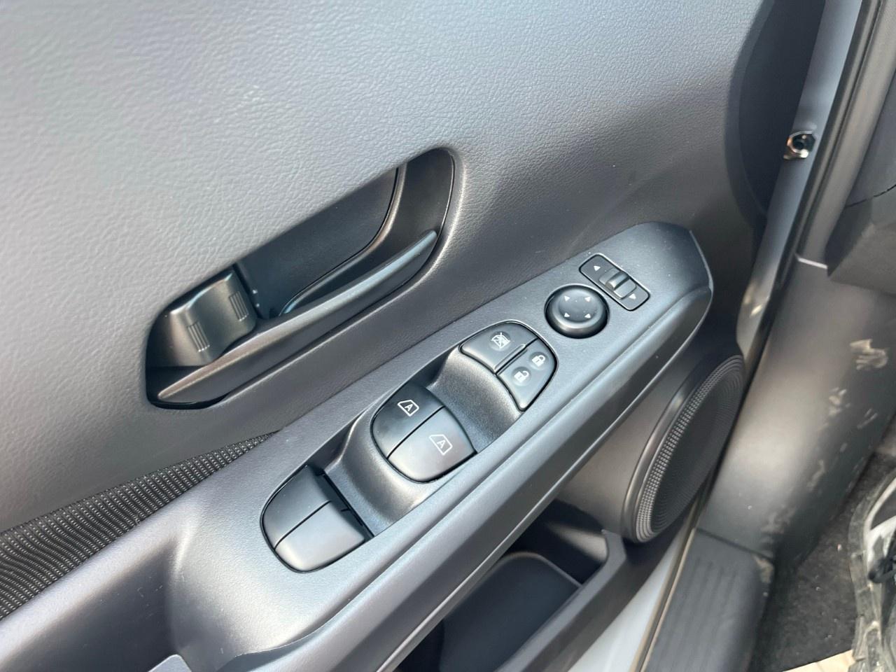 2025 Nissan Kicks Play S FWD Photo