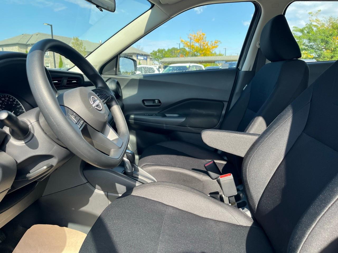 2025 Nissan Kicks Play S FWD Photo