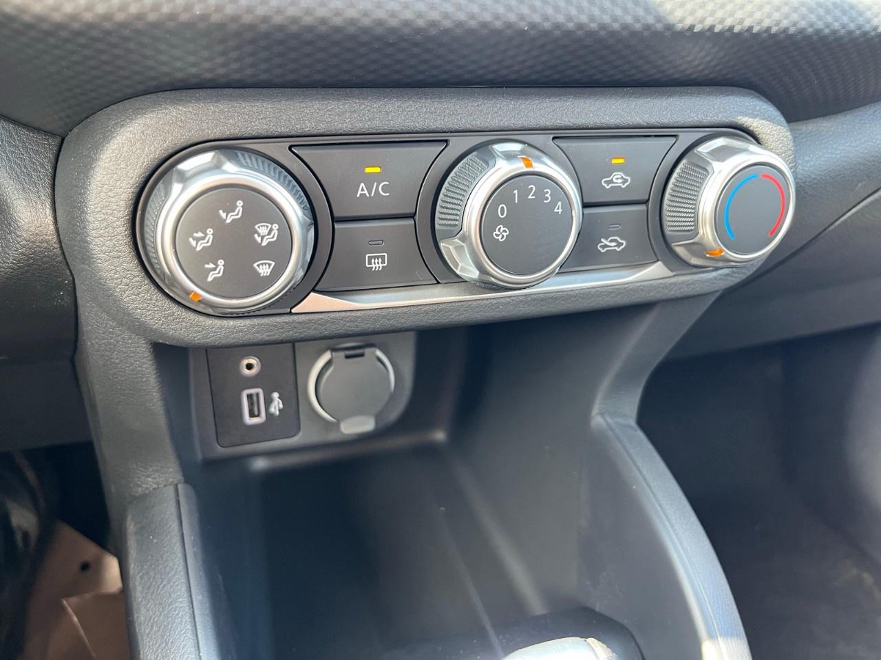 2025 Nissan Kicks Play S FWD Photo