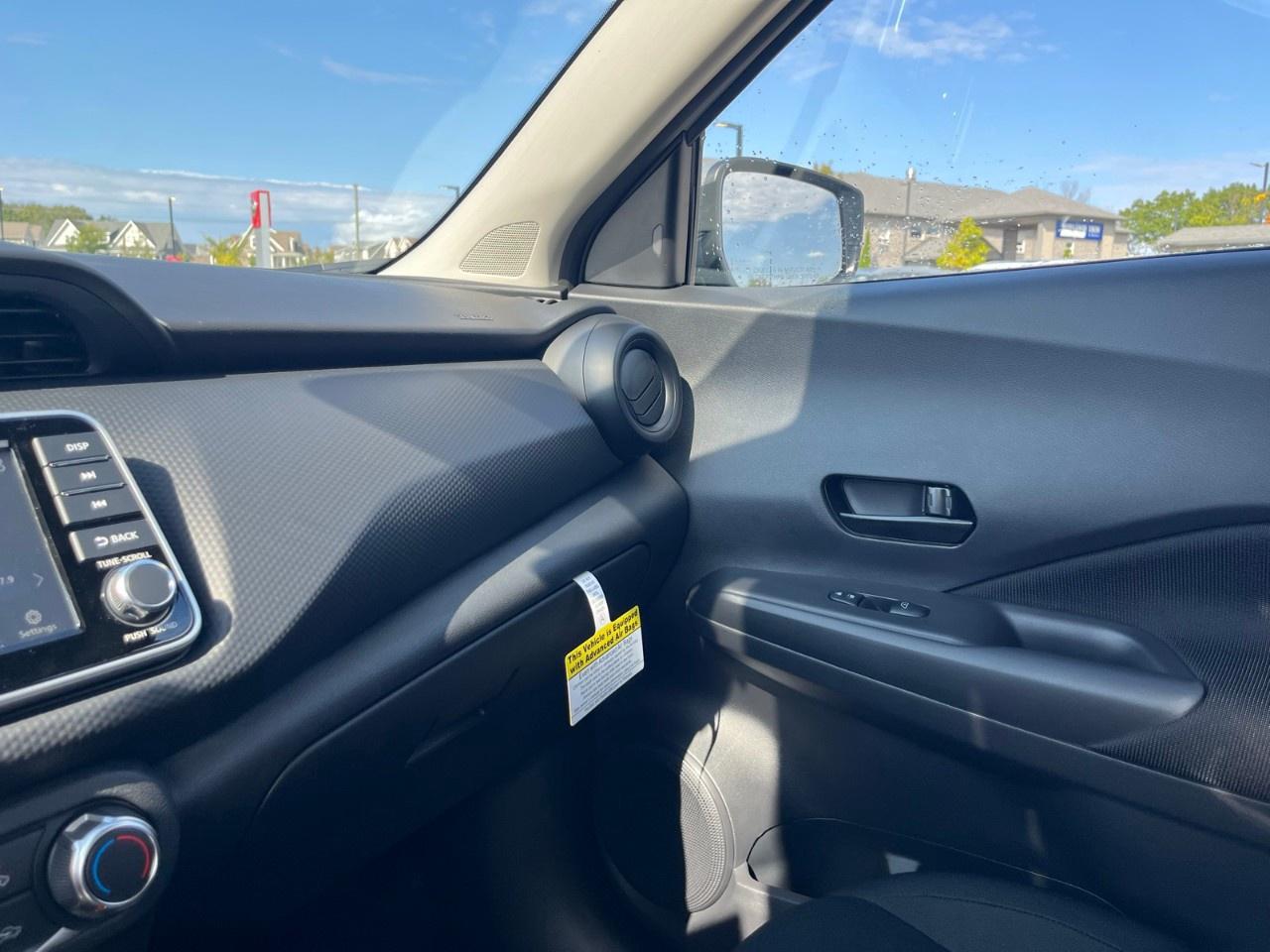 2025 Nissan Kicks Play S FWD Photo